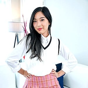 Elle Lee