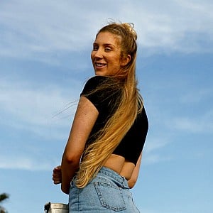 Elle Van Schaik