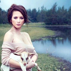 Ellen Adarna