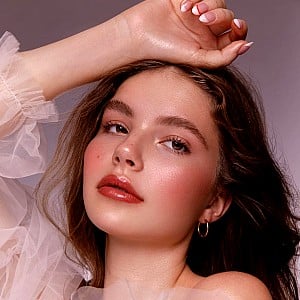 Ellie Thumann