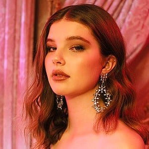 Ellie Thumann