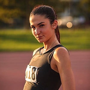 Elly Henes