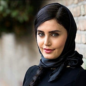Elnaz Shakerdoost