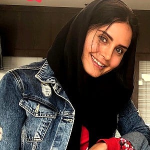 Elnaz Shakerdoost