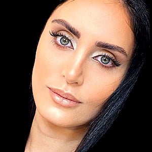 Elnaz Shakerdoost