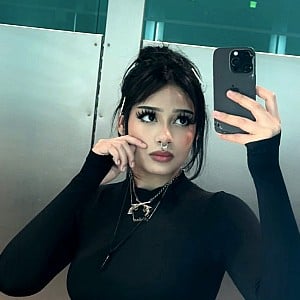 Elora (OnlyFans)