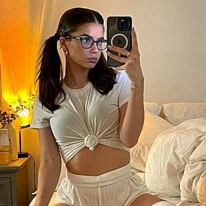 Emily Nicole Levy