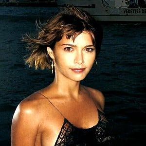 Emma De Caunes