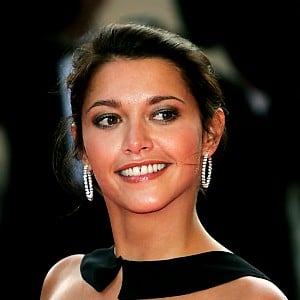 Emma De Caunes
