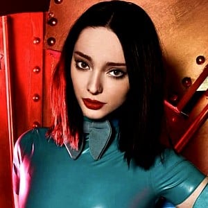 Emma Dumont