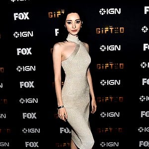 Emma Dumont
