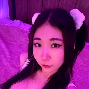 Emmi Xi