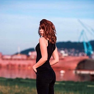 Erika Lewis (Singer)