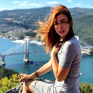 Erika Lewis (Singer)