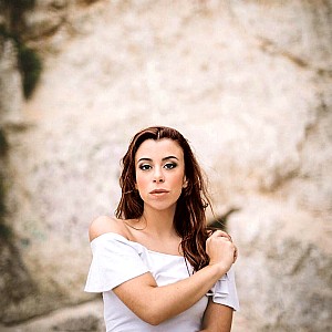Erika Lewis (Singer)