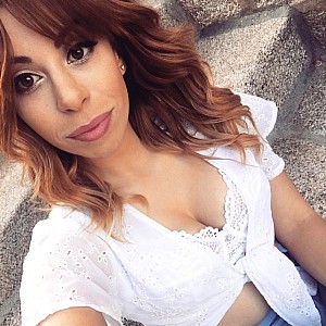 Erika Lewis (Singer)