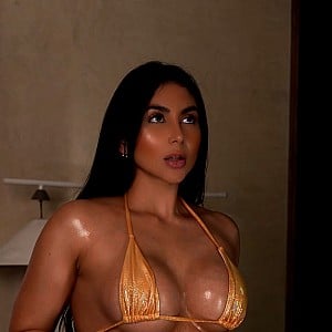 estefania henao and nia cruz in answer #2455261