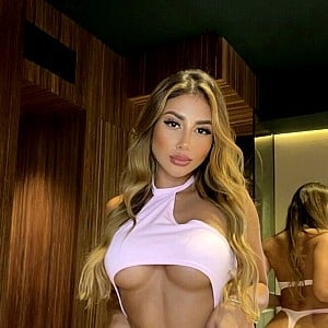 estefania henao and nia cruz in answer #2455261