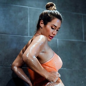 Eva Lovia