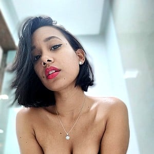 Eva Rmirezz