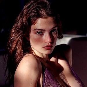 Eve Dumon