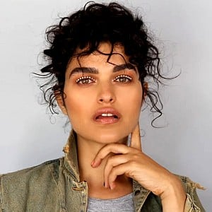 Eve Harlow
