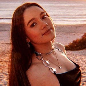 Fiona Frills