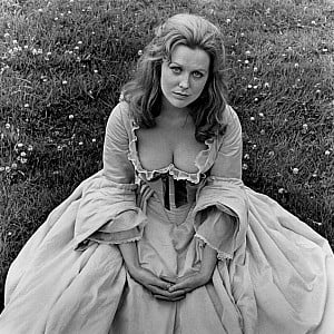 Fiona Lewis