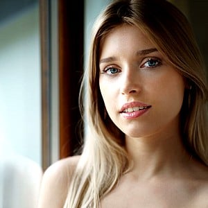 Freya Mayer