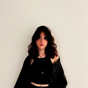 Gabriela Bee