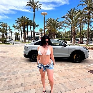 Gia B