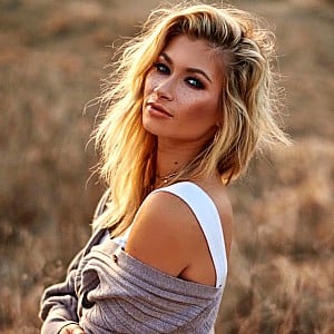 Gina Maria (Cheerleader)