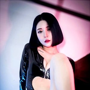 Girl Crush Bomi