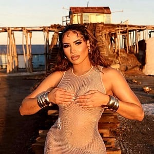 Gloria Stephanie