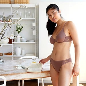 Gloria Tang