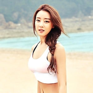 Go Woo-ri