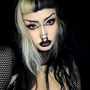 GothBabeBella