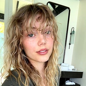 Grace Van Dien