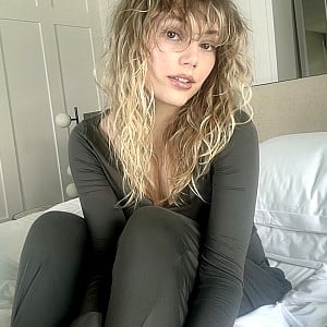 Grace Van Dien