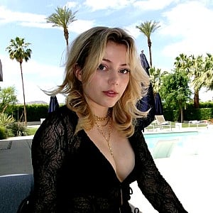 Grace Van Dien