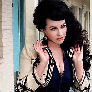 Grey DeLisle
