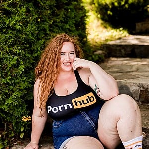 Gwen Adora