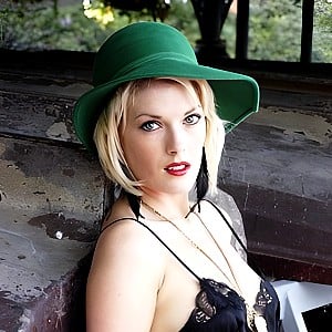 Gwenno Saunders