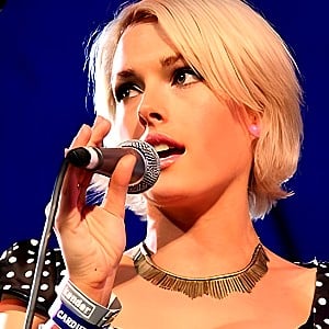 Gwenno Saunders