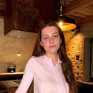 Hailey Brown (Camgirl)