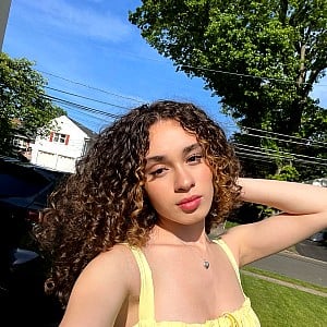 Hailey Mia