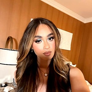 Hailey Mia