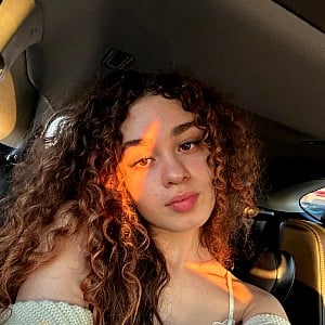 Hailey Mia