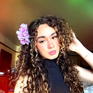 Hailey Mia