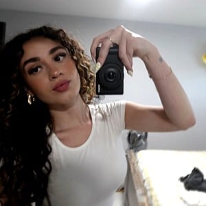 Hailey Mia